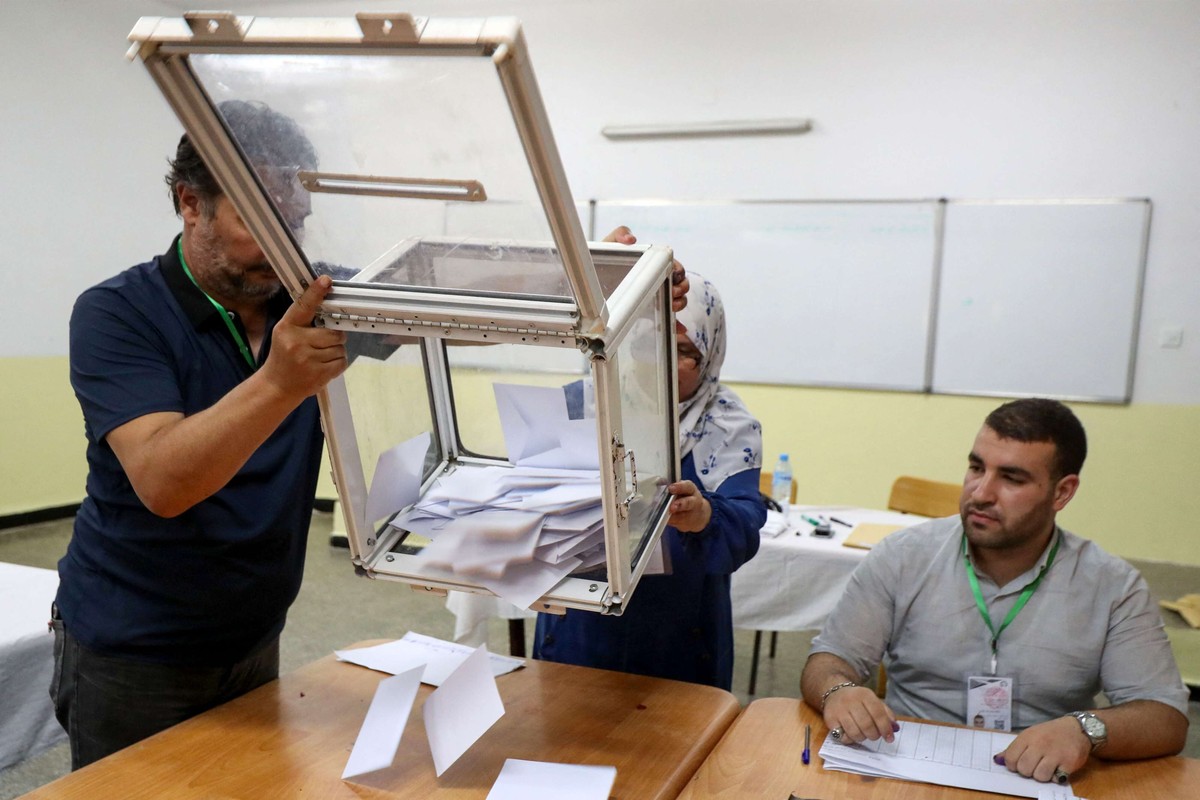 انتخابات الجزائر تخلف وراءها عديد التساؤلات 