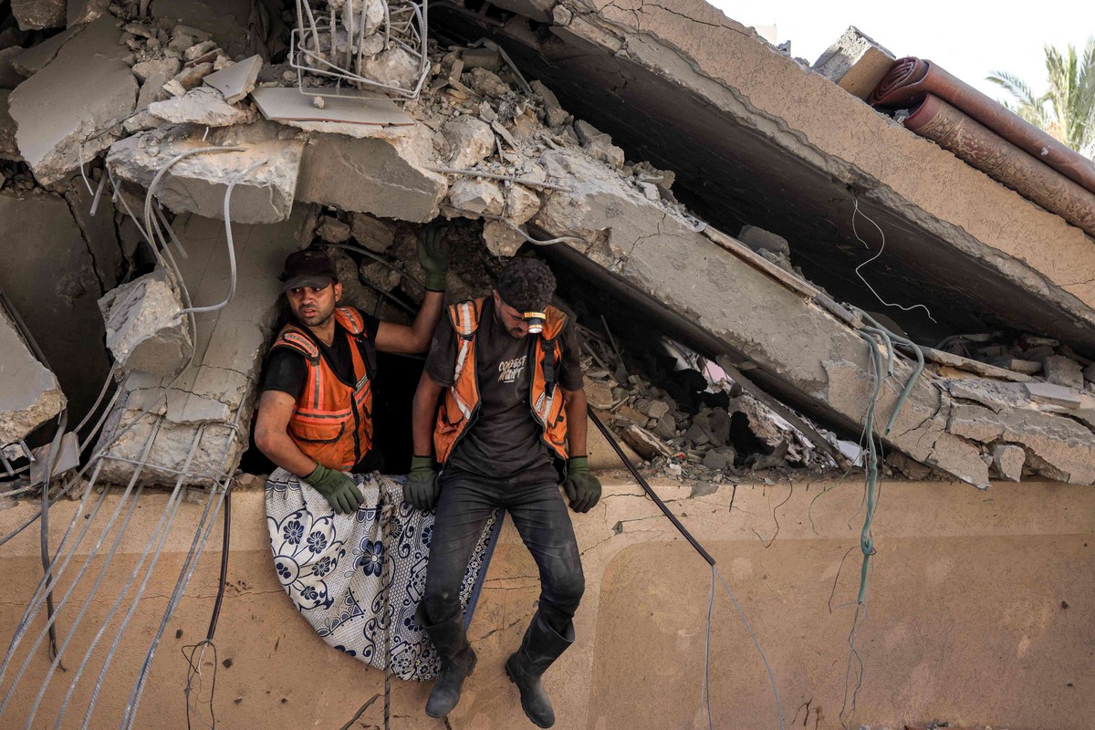 مقتل عدد من الفلسطينيين في غزة في ضربات اسرائيلية جديدة