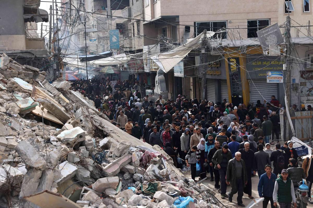 الجيش الإسرائيلي يبدأ بتهجير الفلسطينيين من 3 بلدات شمال قطاع غزة
