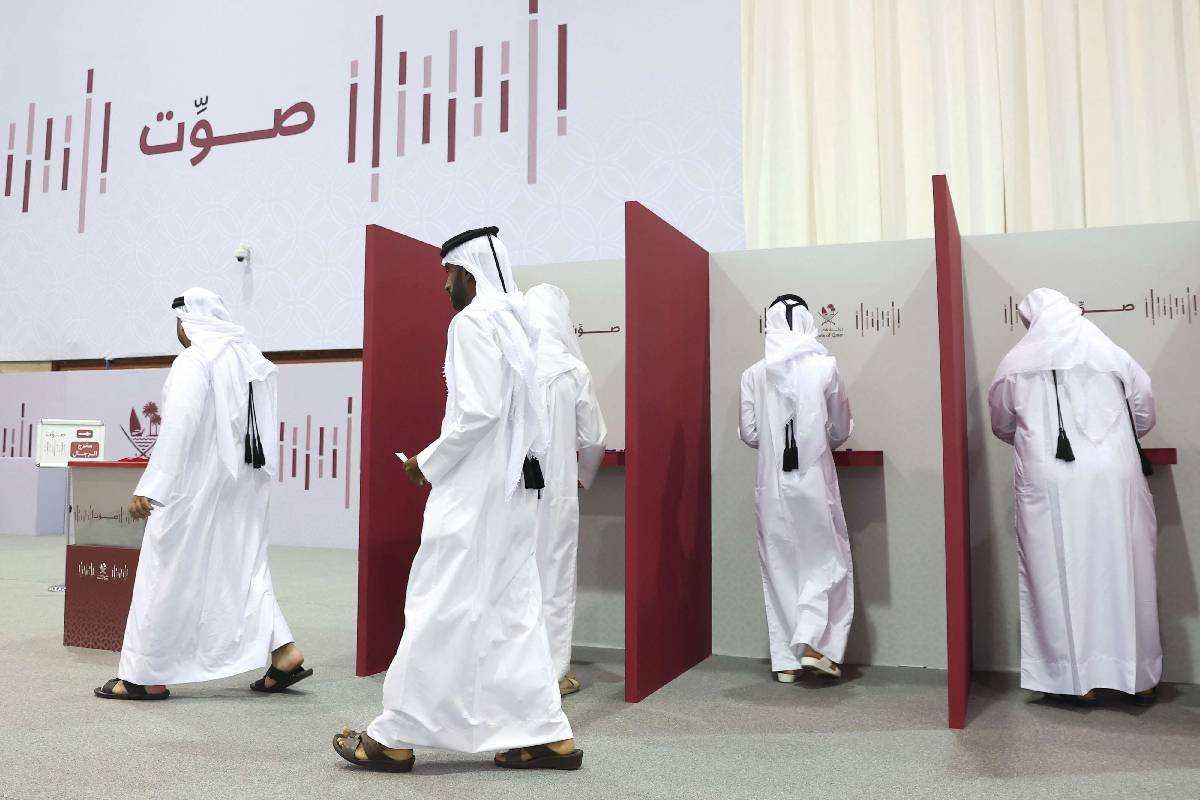 قطريون يصوتون على الغاء انتخابات مجلس الشورى