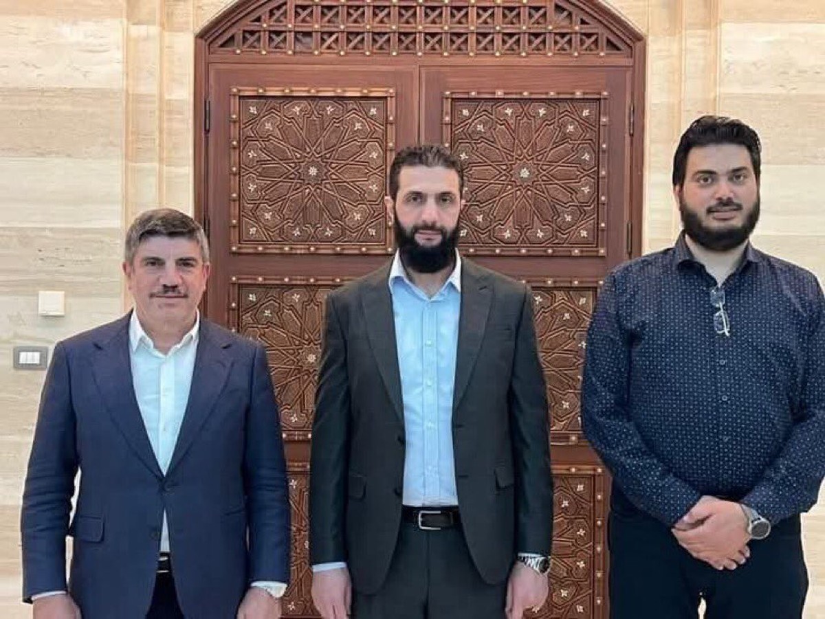 ظهور محمود فتحي مع الجولاني يثير مخاوف من تحول سوريا الى مركز للقاء وتجمع الارهابيين