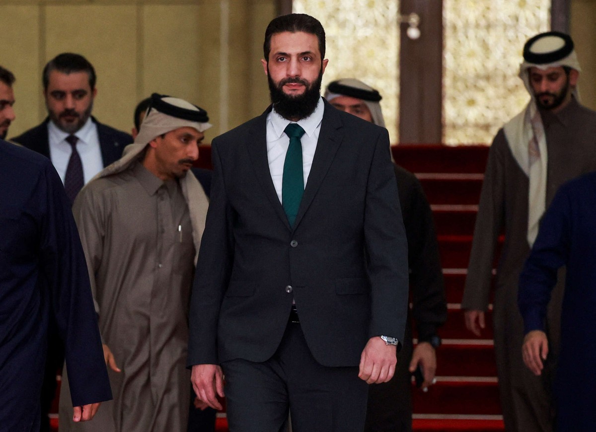 الشرع يبعث رسائل طمأنة للداخل والخارج