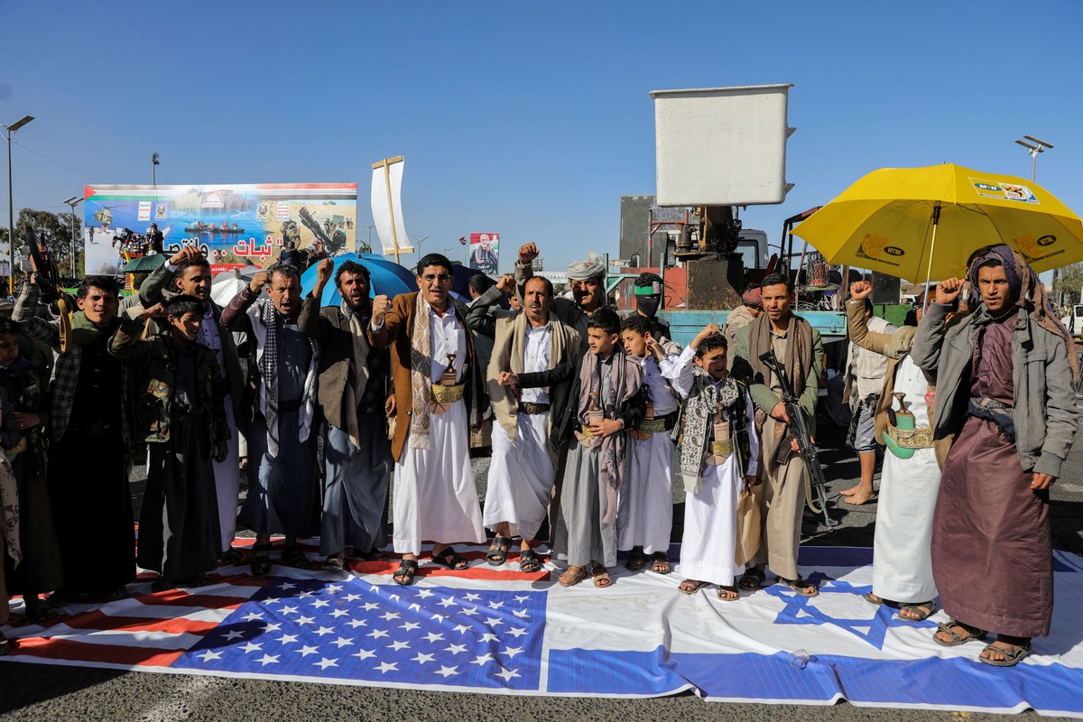 الحوثيون باتوا أكثر أهمية لايران بعد اضعاف حزب الله وحماس