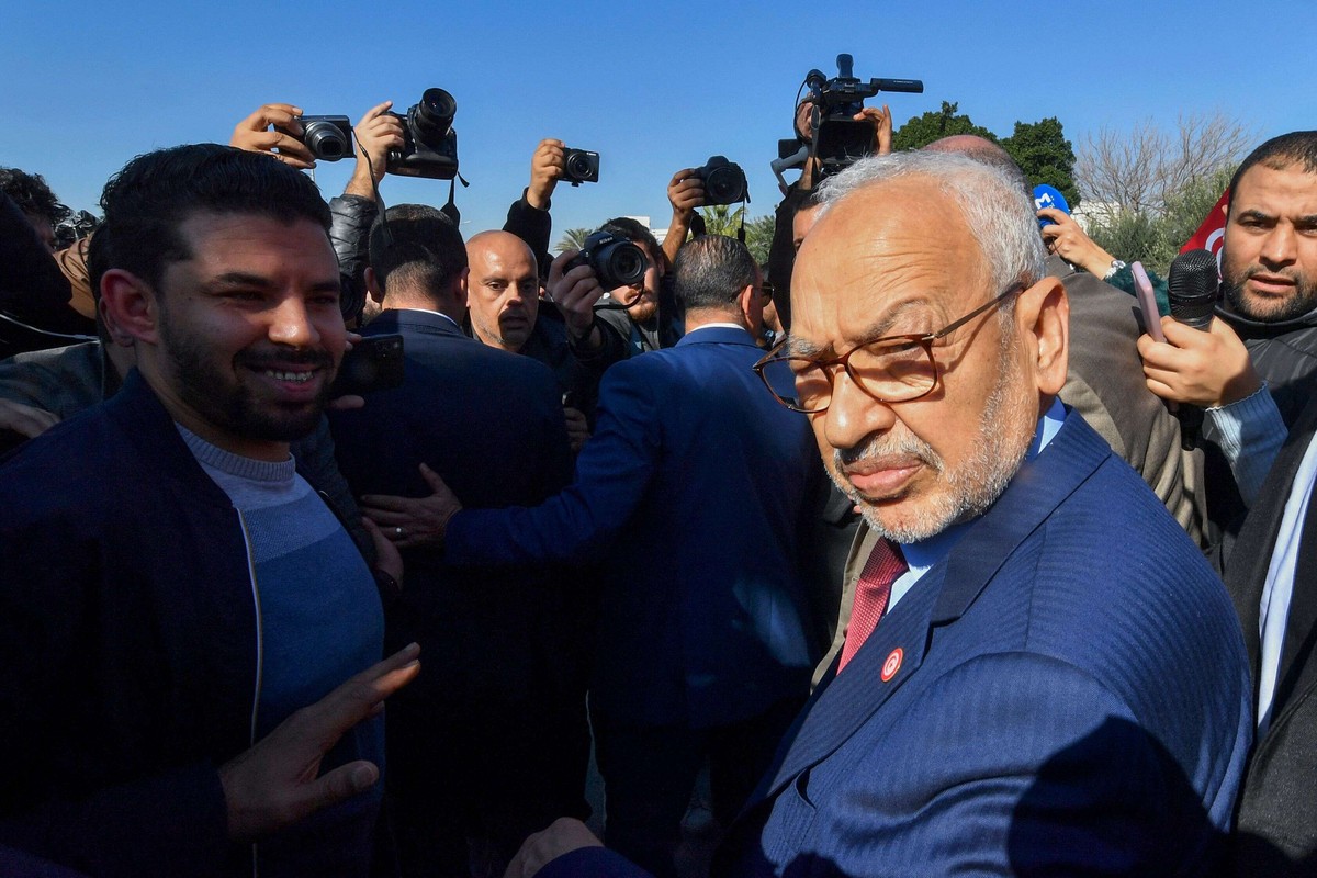 الغنوشي رفض المثول أمام هيئة المحكمة 