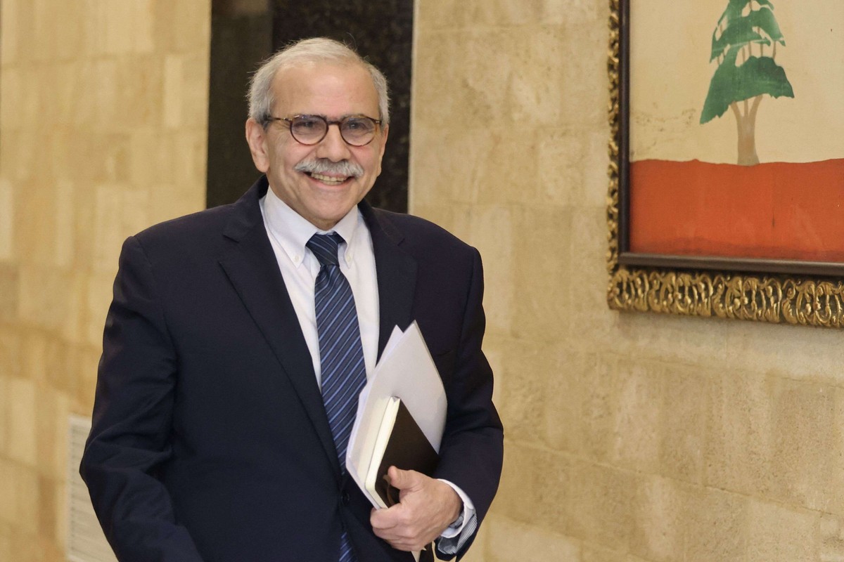 نواف سلام تعهد بتحسين الوضع الاقتصادي