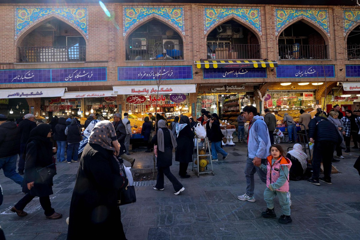 الإيرانيون باتوا عاجزين عن مجاراة ارتفاع الأسعار 