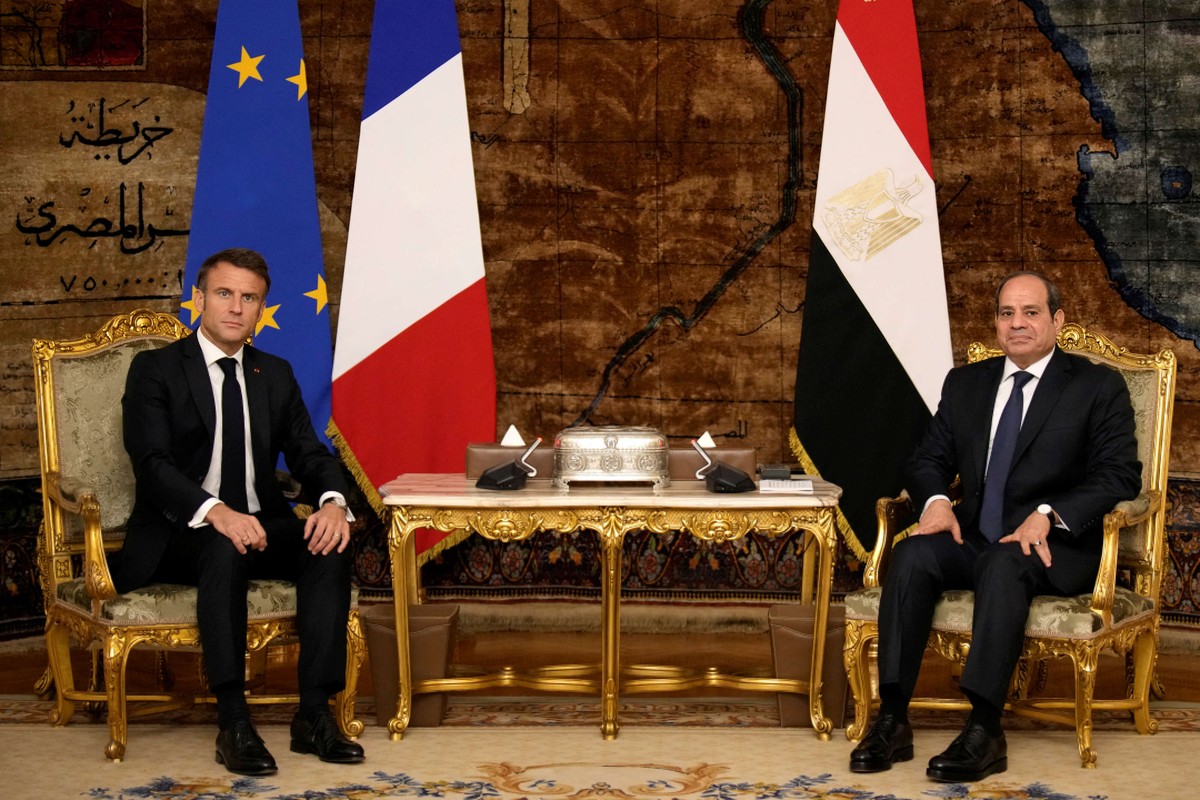 ماكرون دعم الخطة العربية لاعادة اعمار غزة دون تهجير سكانه