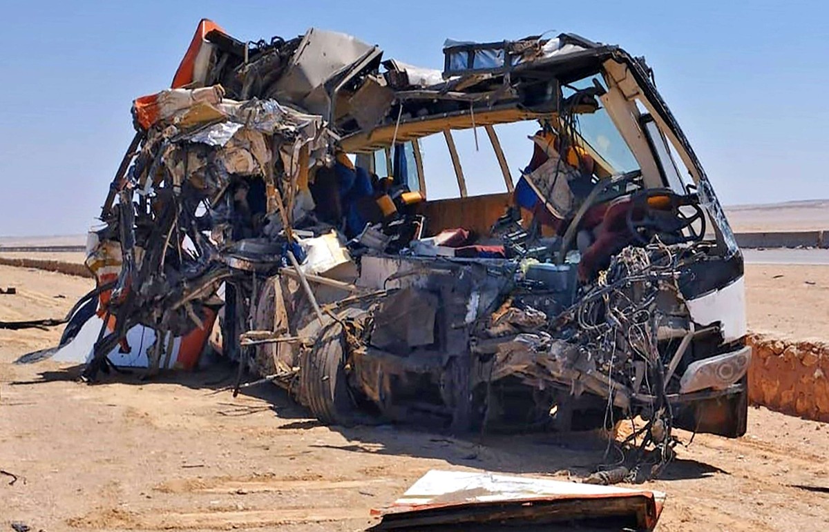 سقوط عشرات القتلى والجرحى في حوادث الطرق الشهر الماضي