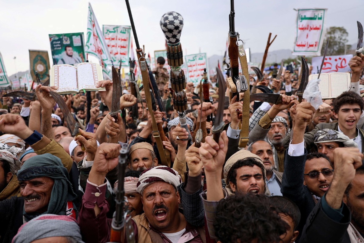 الواقع الميداني يؤكد أن الحوثيين يمارسون قبضة أمنية صارمة على كل الشخصيات الناشط