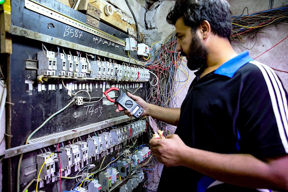 منظومة كهربائية عاجزة عن تلبية الاحتياجات 