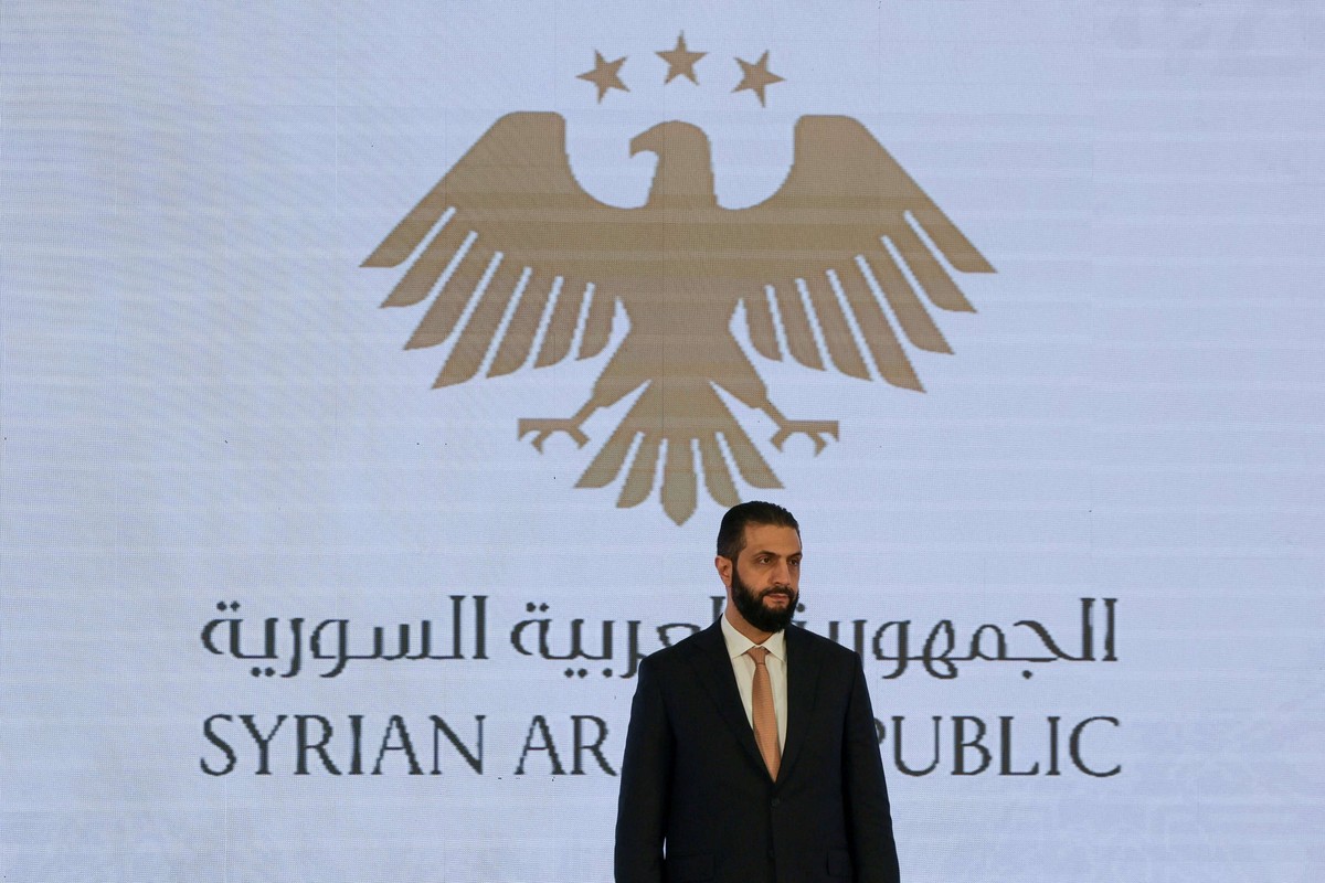 الشرع يطالب بانسحاب القوات الإسرائيلية ووقف الغارات