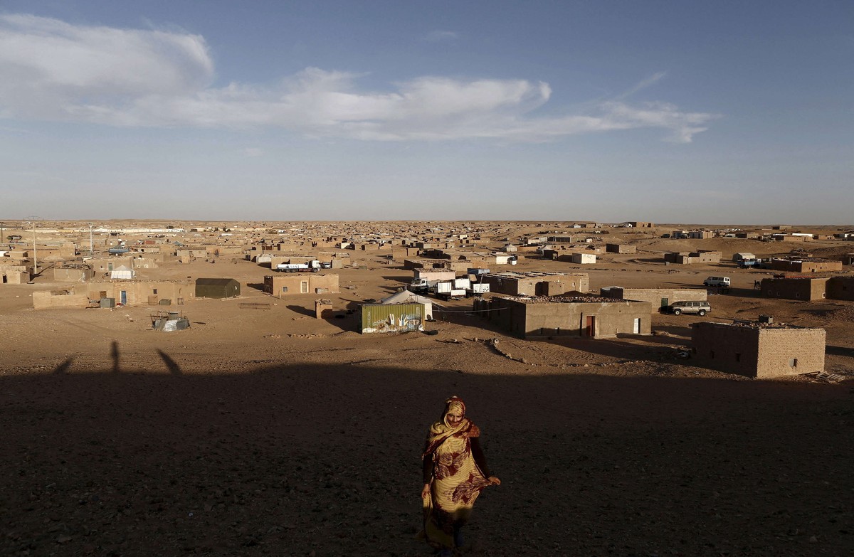 معاناة مستمرة للصحراويين المحتجزين في تندوف تحت حراب بوليساريو