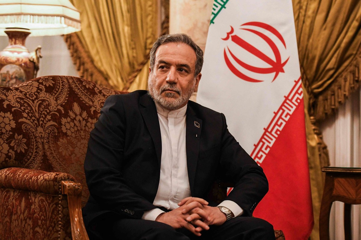كلام وزير الخارجية الايراني المعسول لن يحل مشاكل ايران