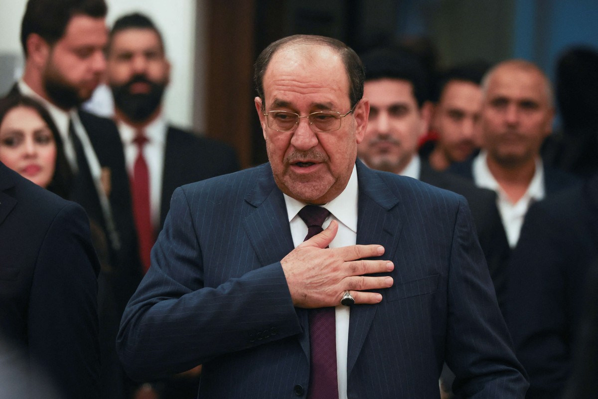 سياسي محنك يمسك بعدّة خيوط 