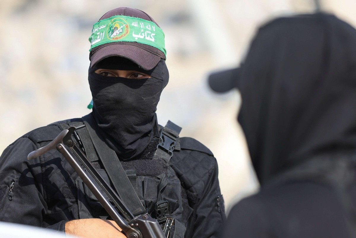 القوى الأجنبية تطالب حماس بإلقاء سلاحها والانسحاب من حكم القطاع