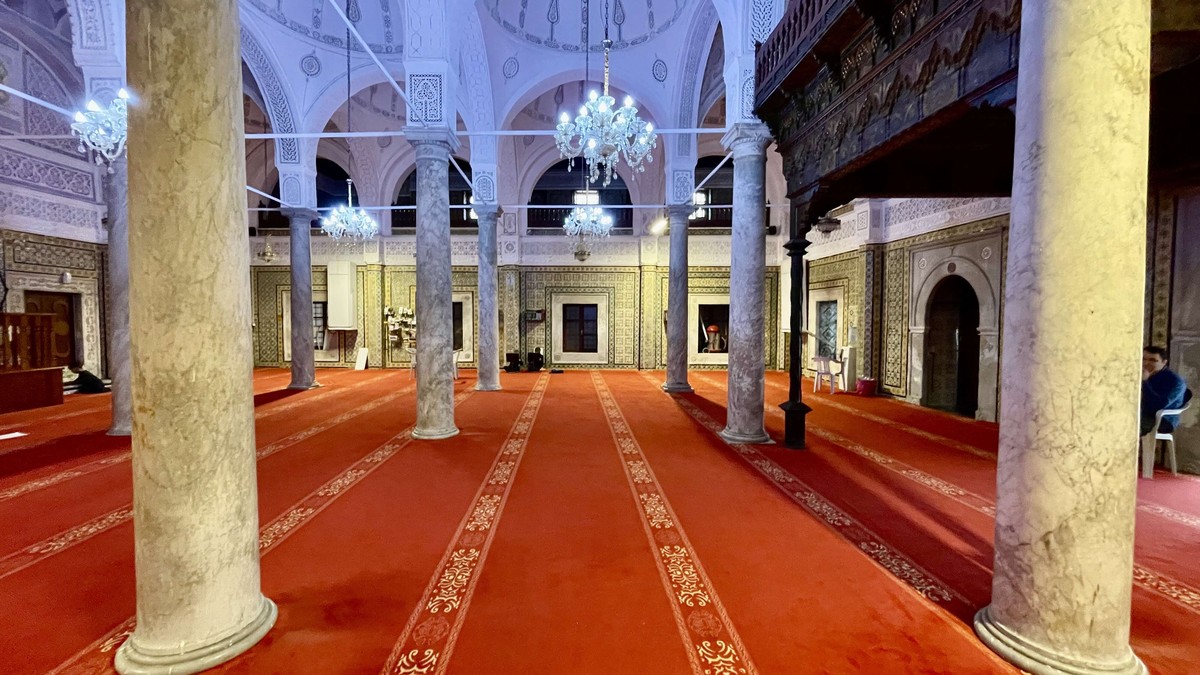 القضية ليست أين نصلّي، بل ماذا نصنع بالصلاة عندما نخرج من المسجد