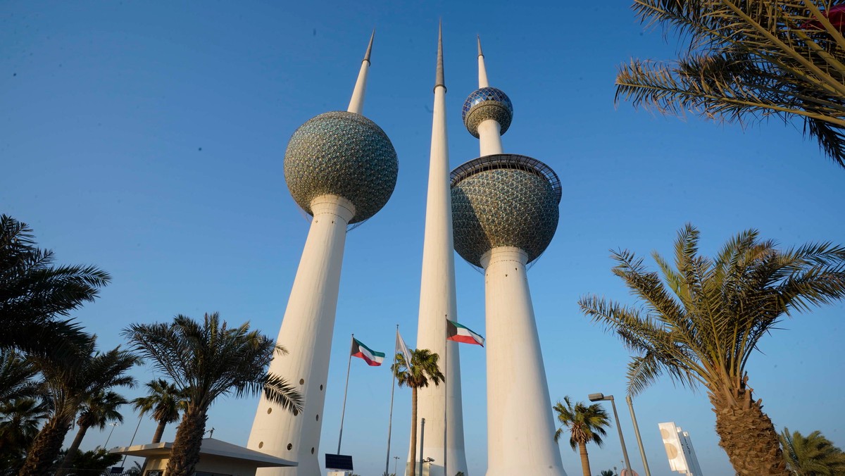 أبراج بإطلالة ساحرة على شاطئ الخليج