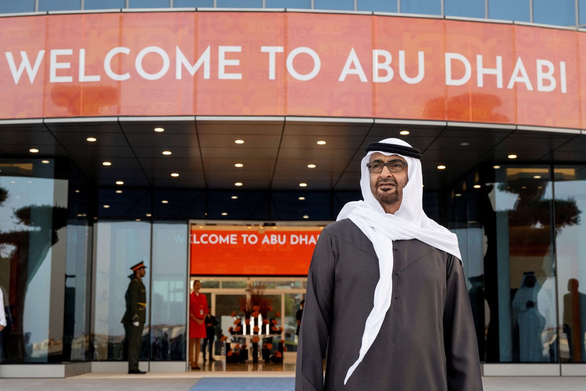 الامارات تركز على البعد الاستثماري والتنموي في العلاقات الدولية