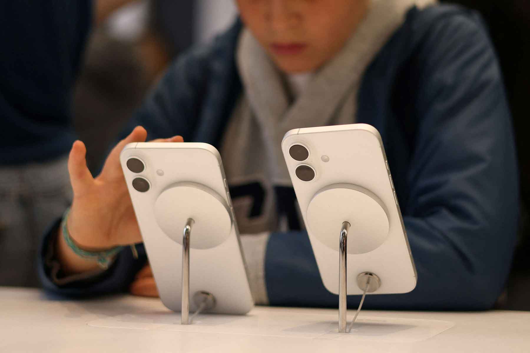 An unrestricted digital world