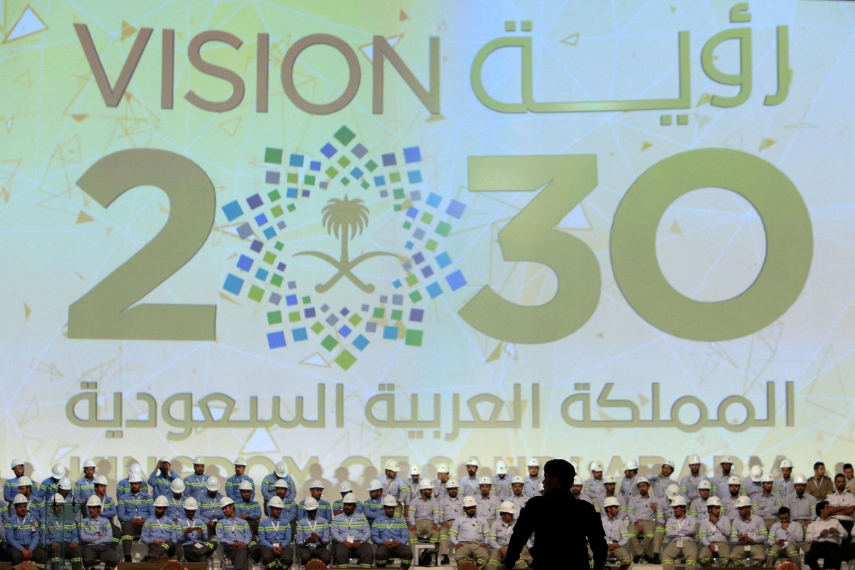 السعودية قطعت أكثر من نصف الطريق في تنفيذ خطتها الطموحة 