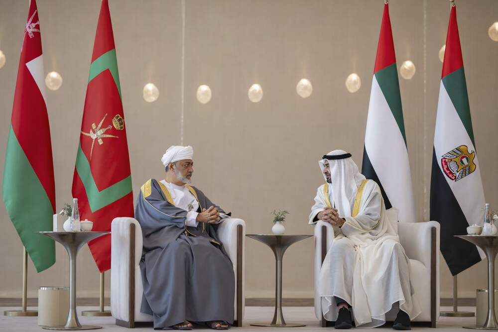 شراكة إماراتية عُمانية تتجاوز الاقتصاد