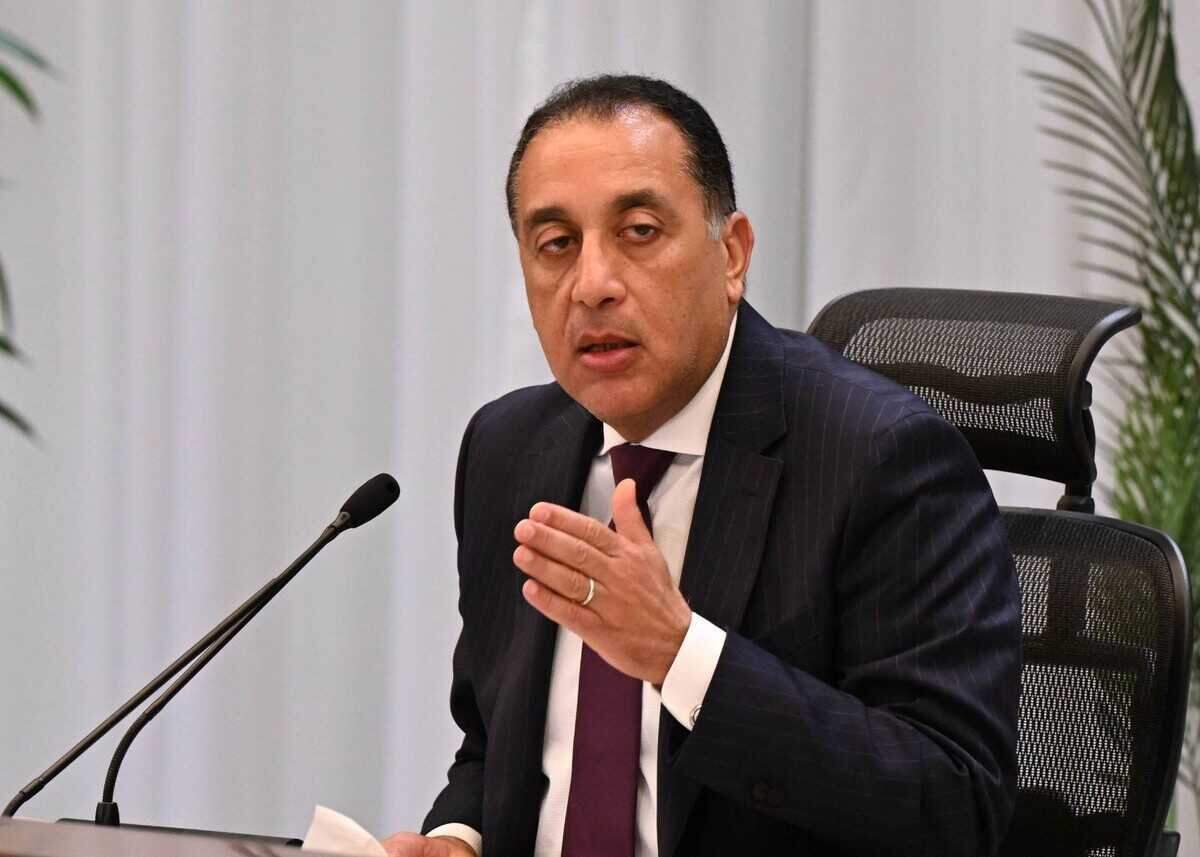 الحكومة المصرية تبدو  كأنها لا تعبأ بما يدور خارجها من ضجيج