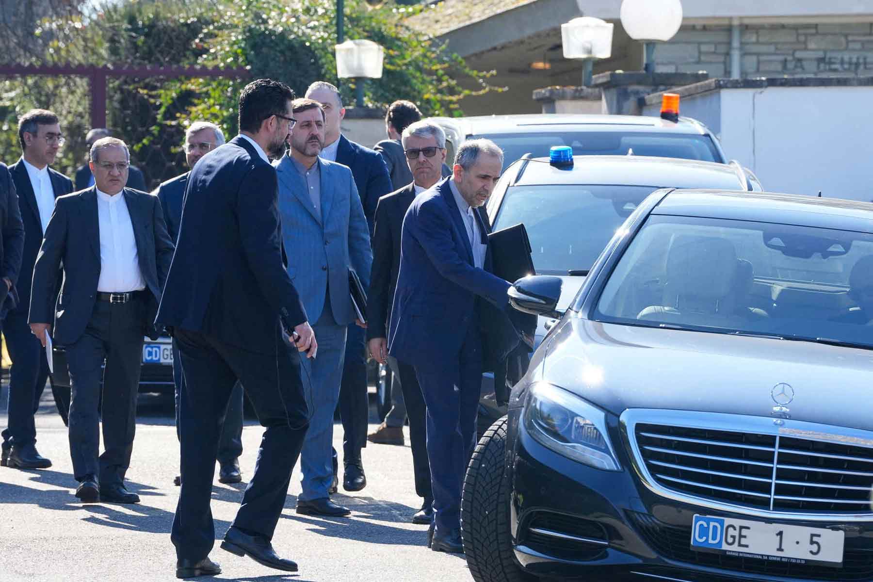 Diplomacy keeps door ajar