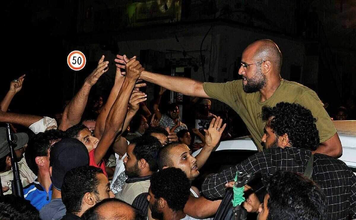 أربعة مسلحين نفذوا العملية بعد اقتحام منزل سيف الاسلام في الزنتان