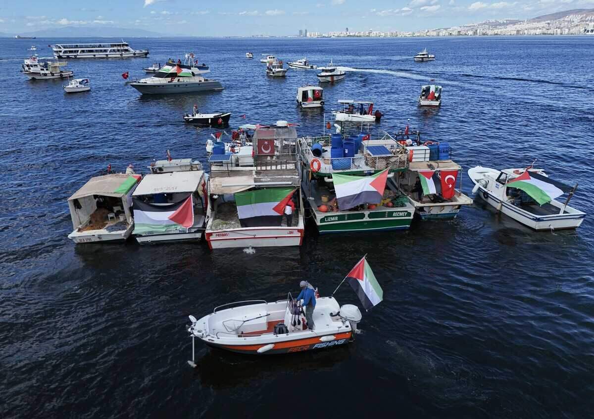 أسطول الصمود يرفع سقف التحدي
