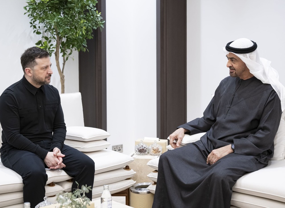 الرئيس الاماراتي يبحث مع نظيره الاوكراني التوترات في المنطقة