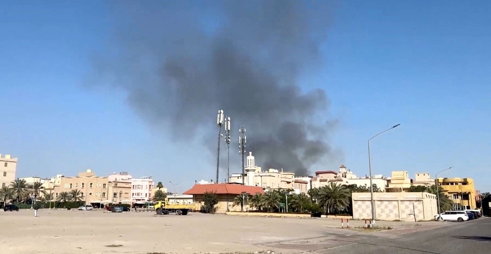 مقتل طفلة في الكويت متأثرة بإصابتها جراء سقوط شظايا