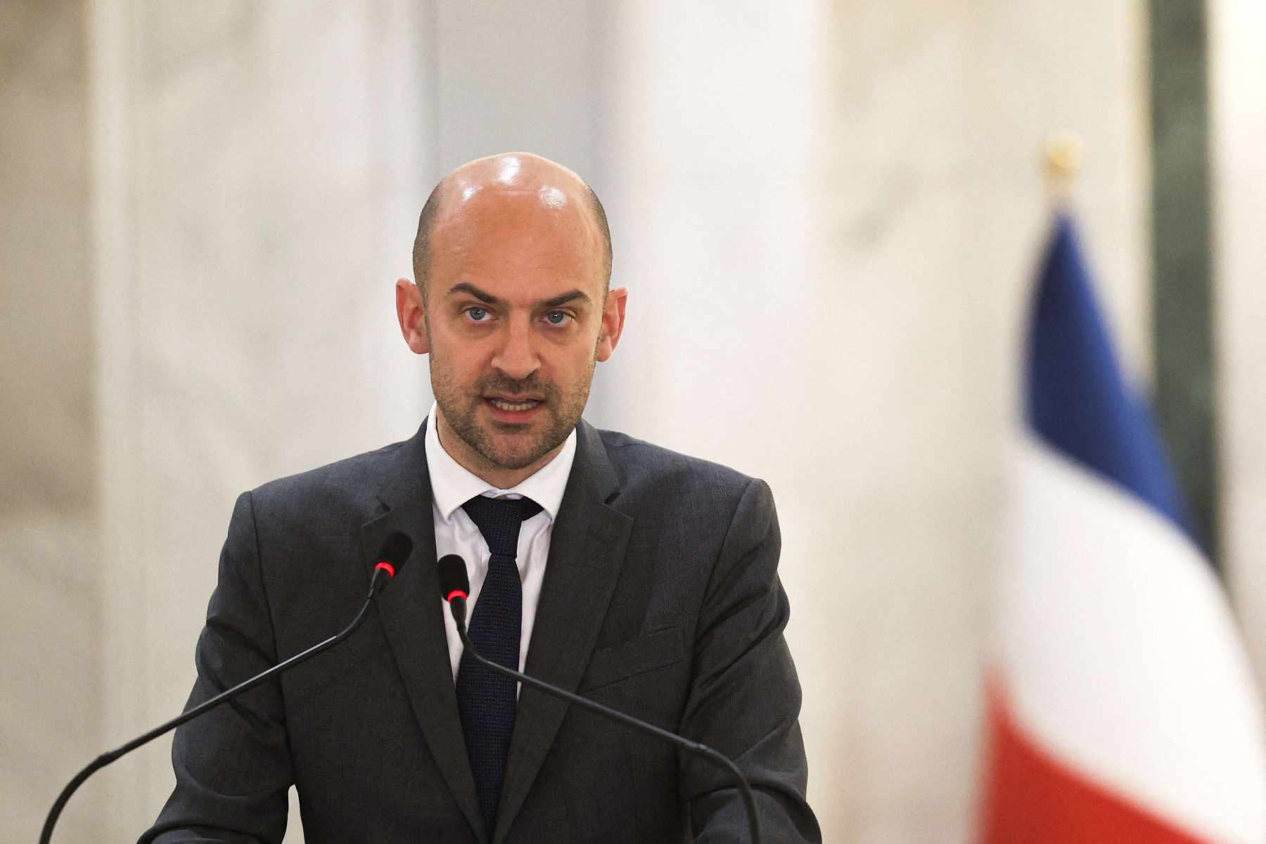  France warns of political limits