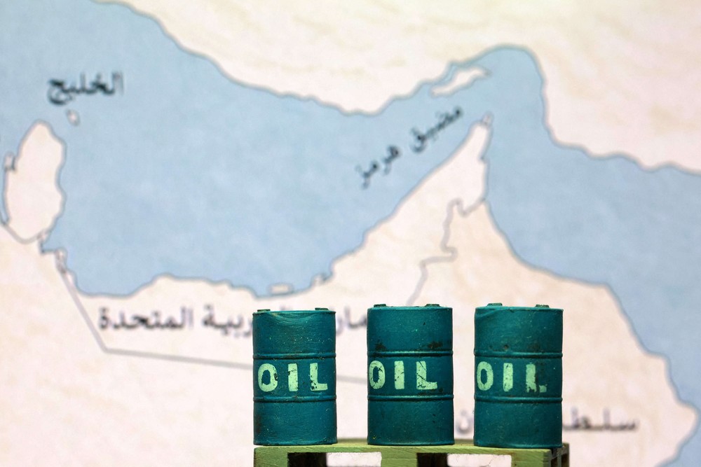 أسعار النفط تقفز الى 113 دولارا للبرميل بدفع من تداعيات الحرب 
