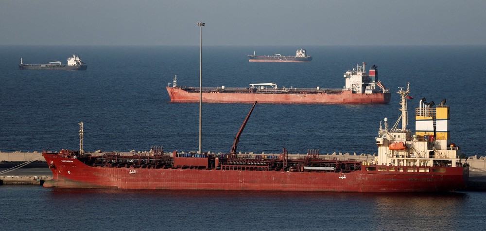 إيران جعلت المضيق في حكم المغلق ما يهدد سلاسة الامدادات
