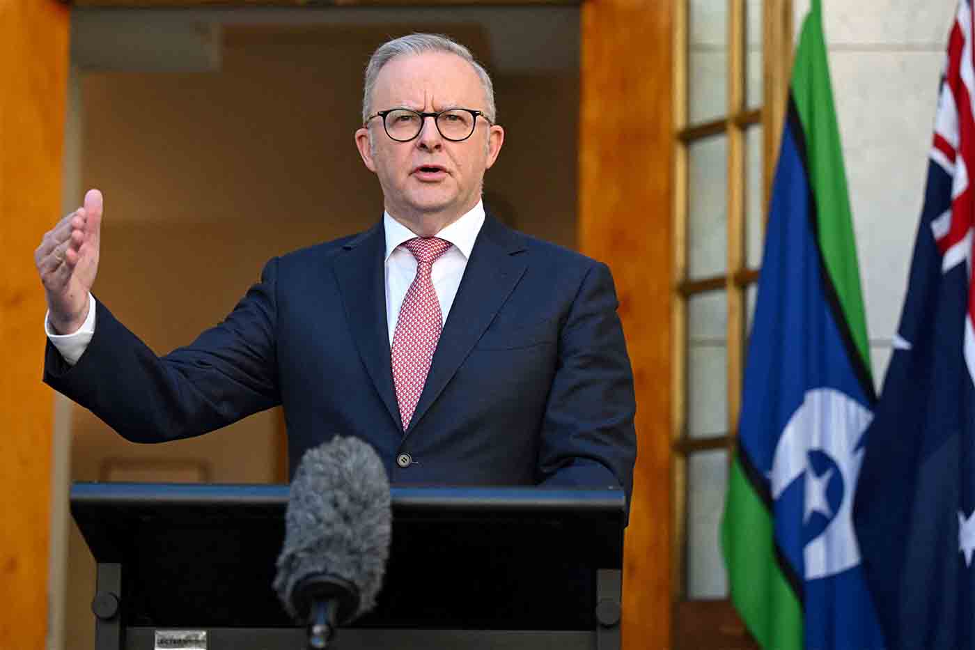 Australian PM has ruled out sending naval ships to assist in reopening the Strait of Hormuz