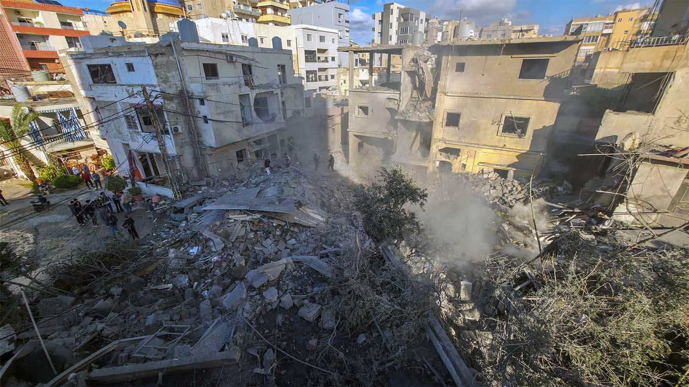 Israel continues to strike south Lebanon
