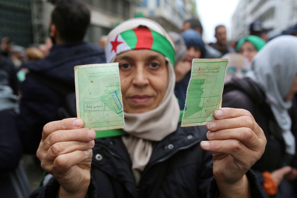 المرأة الجزائرية ترفض التراجع عن حقوقها السياسية