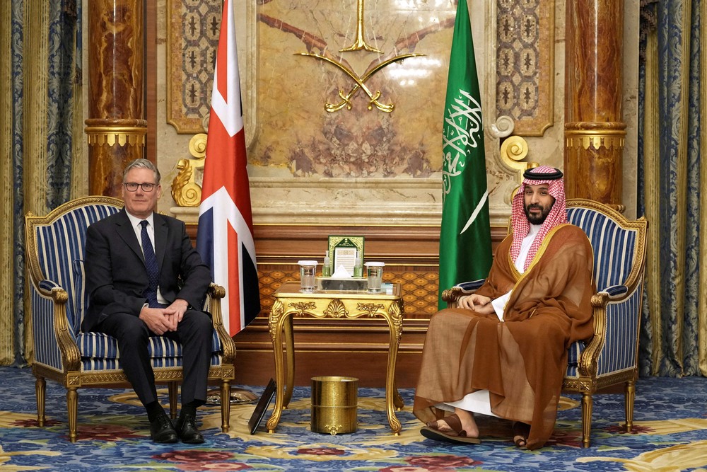 ستارمر بحث مع ولي العهد السعودي الانعكاسات الأمنية والاقتصادية للحرب