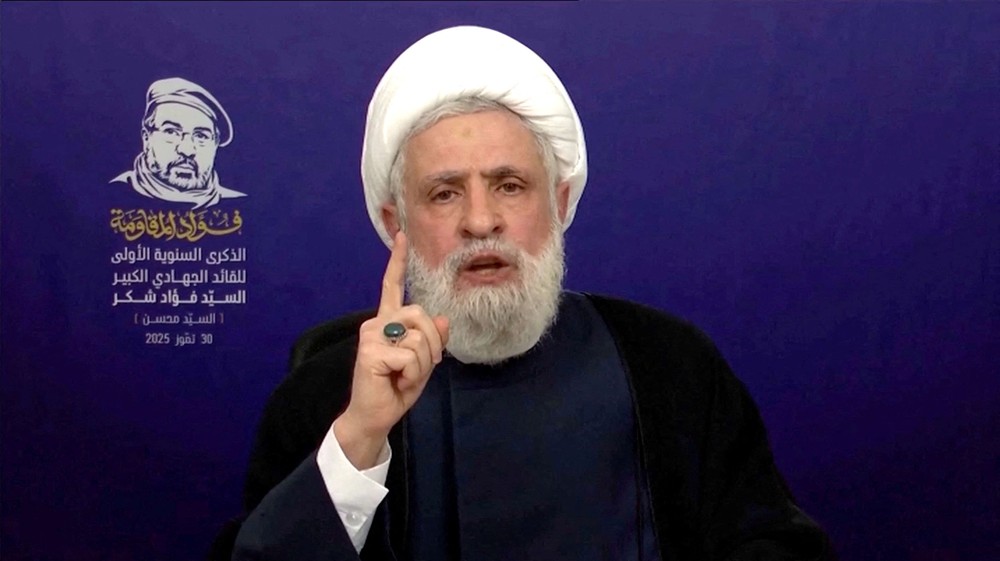 الخناق يضيق على نعيم قاسم بعد اغتيال المحيطين به