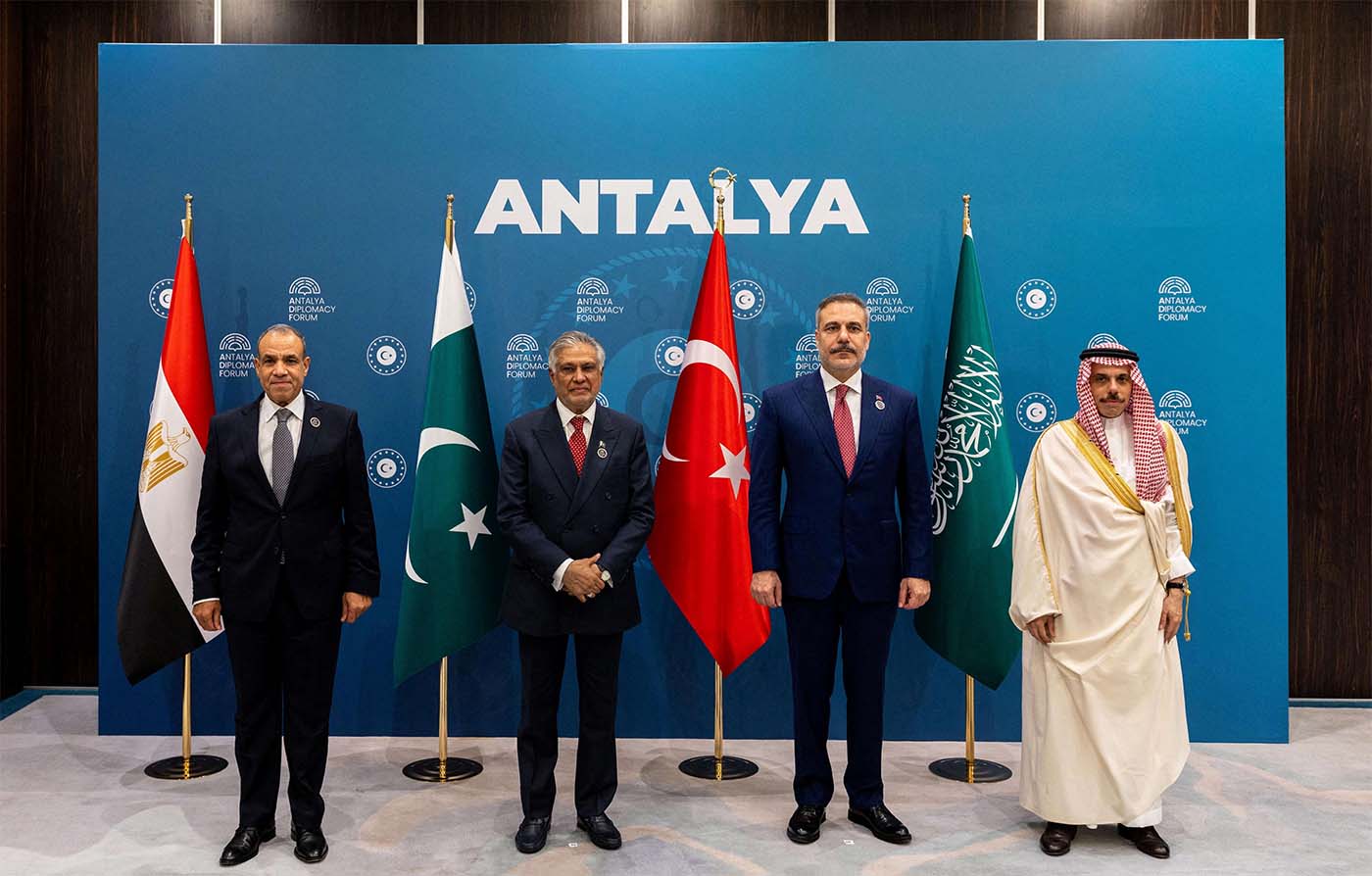 The foreign ministers of Egypt, Pakistan, Turkey and Saudi Arabia in Antalya