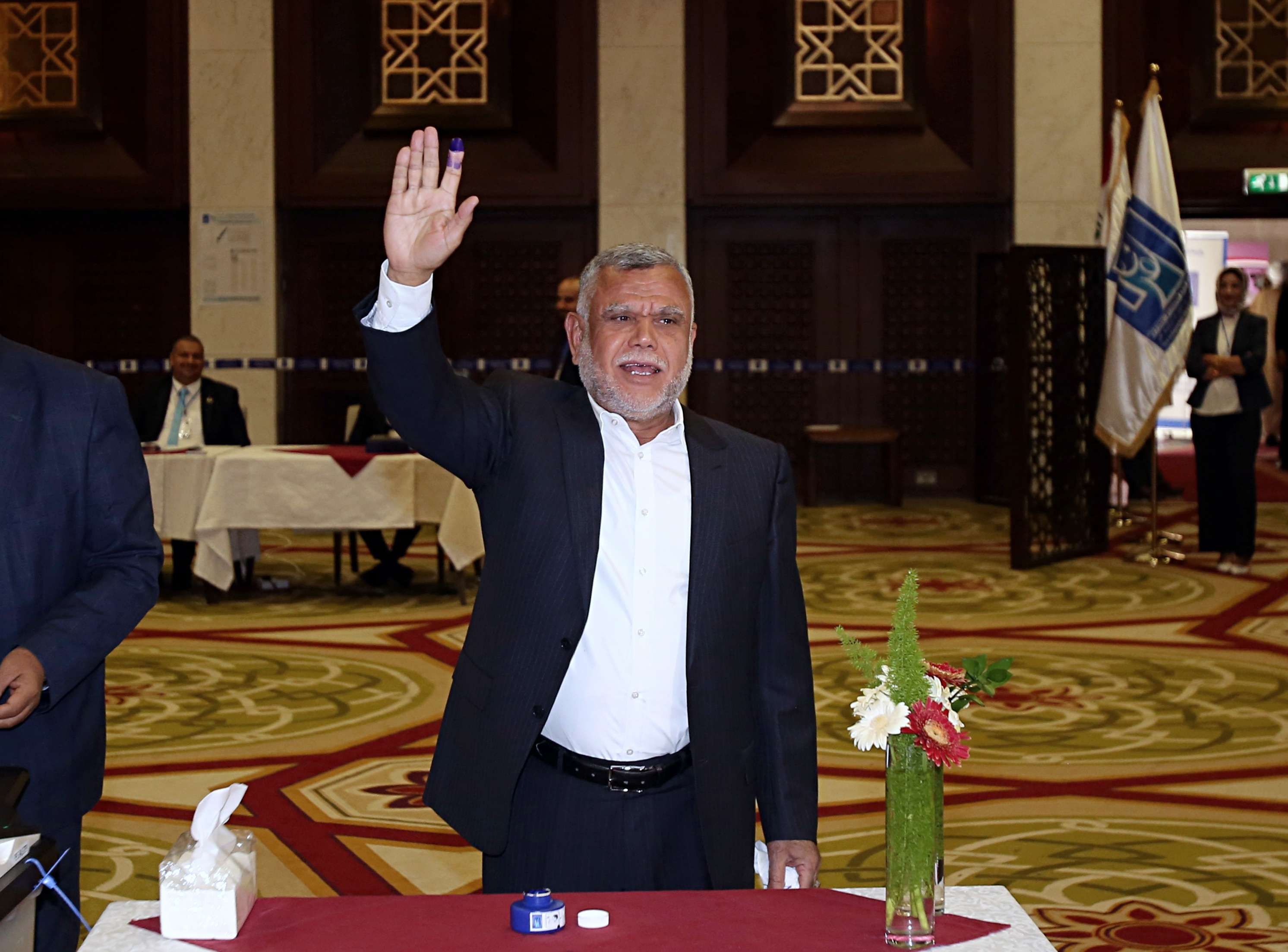 رجل ايران في موقف صعب