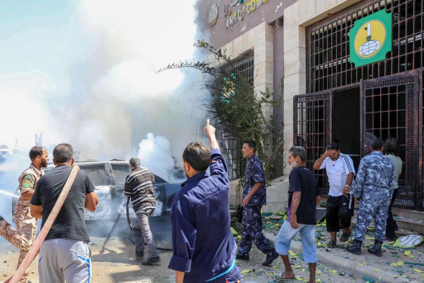 هجوم في بنغازي وهدنة مأمولة في طرابلس