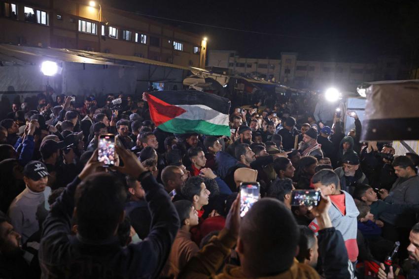 الغزيون يحتفلون باتفاق الهدنة 