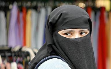 الغياب عن المجتمع