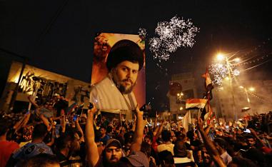 جمهور الصدر يرفع صورته بعد الفوز بالانتخابات