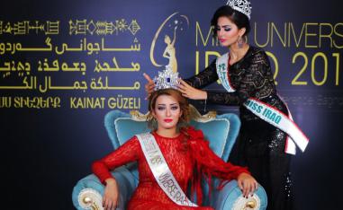 ملكة جمال العراق سارة عيدان خلال تتويجها في 2017