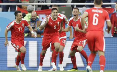 لاعبو منتخب سويسرا يحتفلون بفوز مستحق