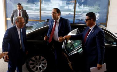 الشاهد يريد ضمان مناخ سياسي واجتماعي هادئ