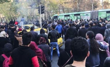 العالم يترقب انفجار الشارع الإيراني في أية لحظة تحت وطأة الأزمة الاقتصادية