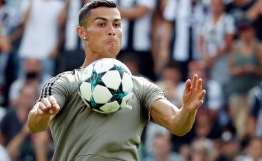 رونالدو أمام فرصة الانفراد بجائزة الأفضل 